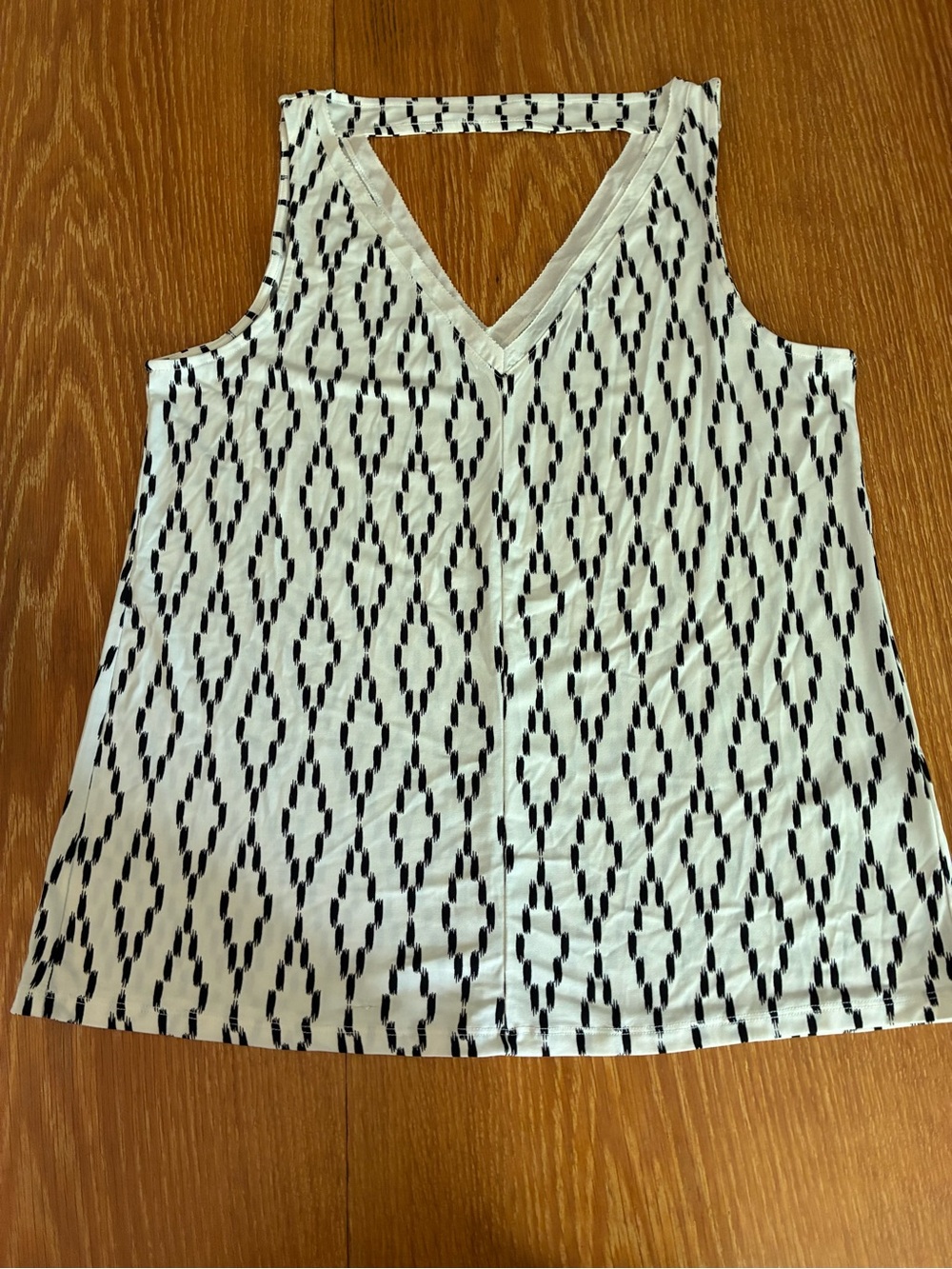 Banana Republic Black and White Geometric V-Neck Sleeveless Top
